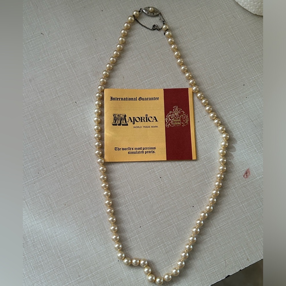 Majorica pearls from 1980s with certificate of authenticity